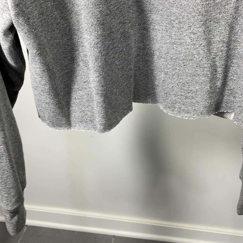 Brand new John Elliott  gray crop sweatshirt - Picture 3 of 5